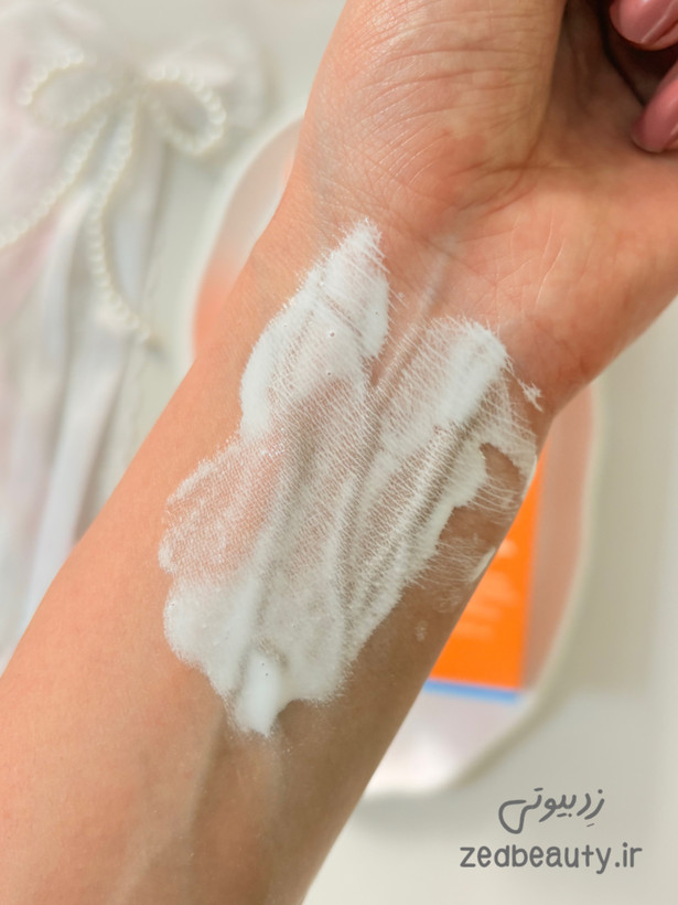اسپری ضد آفتاب بیرنگ سادور SPF 50 مدل Invisible Sunscreen حجم 150 میلیلیتر